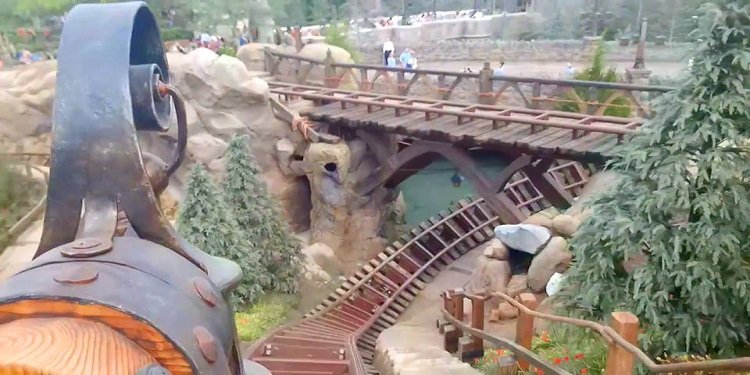 Seven Dwarfs Mine Train Full POV Video!