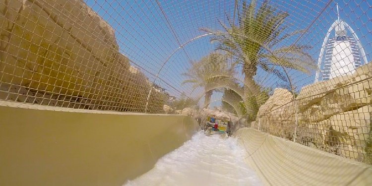 Robb & Elissa in the UAE: Wild Wadi!